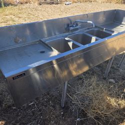 Taco Track Triple Sink 