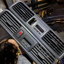 Crv Center Clock 97-01 