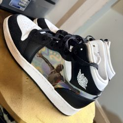 Jordan 1 Mid Hologram Grade School 