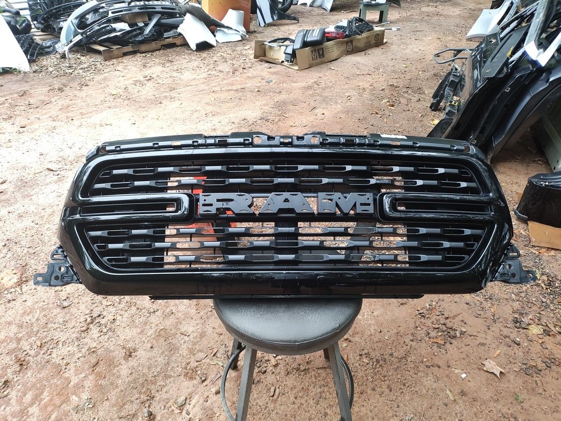 Black On Black Ram Grill 2019 To 2020 For 1500 Series