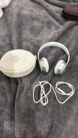 Beats by Dre headphone with case and cord