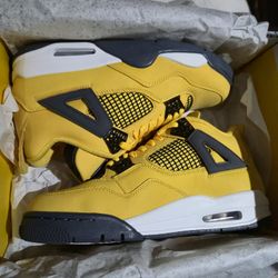 Jordan 4 Lightning