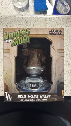 Dodgers and Grogu bobble head