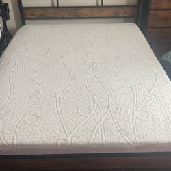 Queen Matress Gently Used 