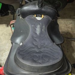 Wintec 15” Wide Full Quarter Horse Western Saddle – Black