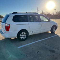 Kia Sedona 2008