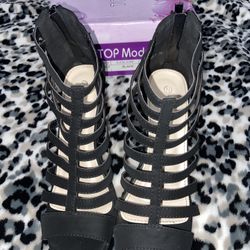 Black Wedges Size 7.5