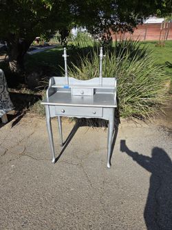 Makeup Table