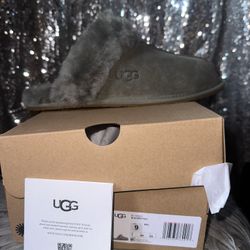 Womens ugg slippers