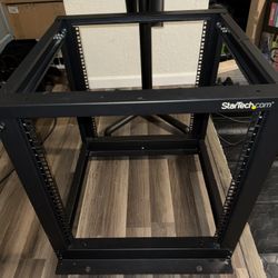 StarTech 12u network server rack