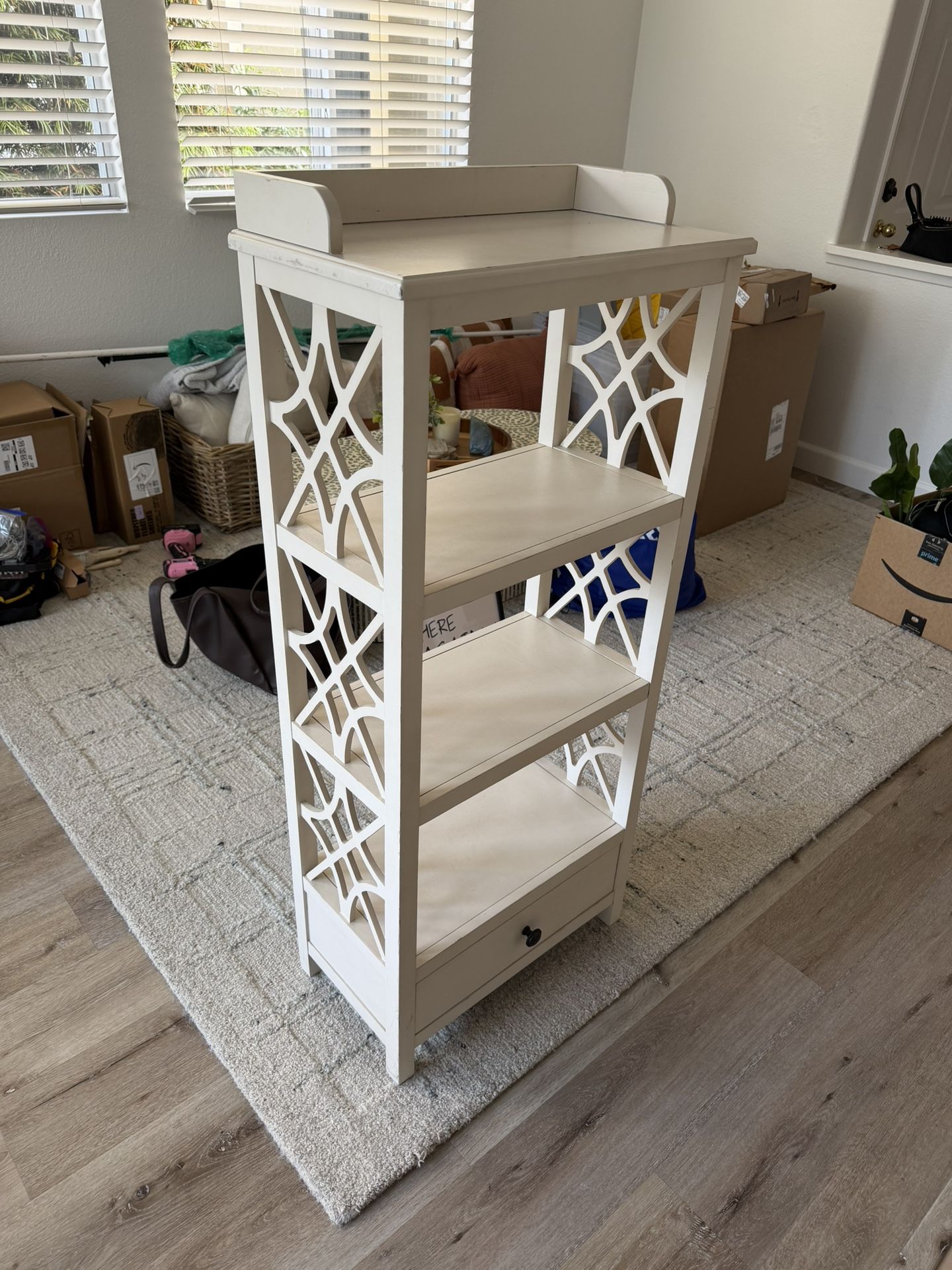 Standing Hutch/shelf 