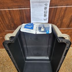 BRAND NEW DOG CRATE ***