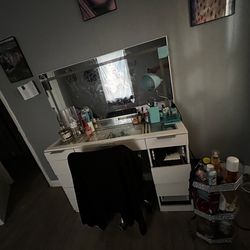 White vanity. Glass top!!