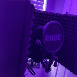 Rode NT1A Studio Condenser Mic With Shield & Stand 
