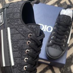 Dior B23