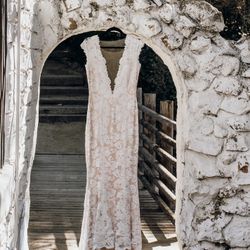 Olvi’s Lace 4005 wedding Dress 