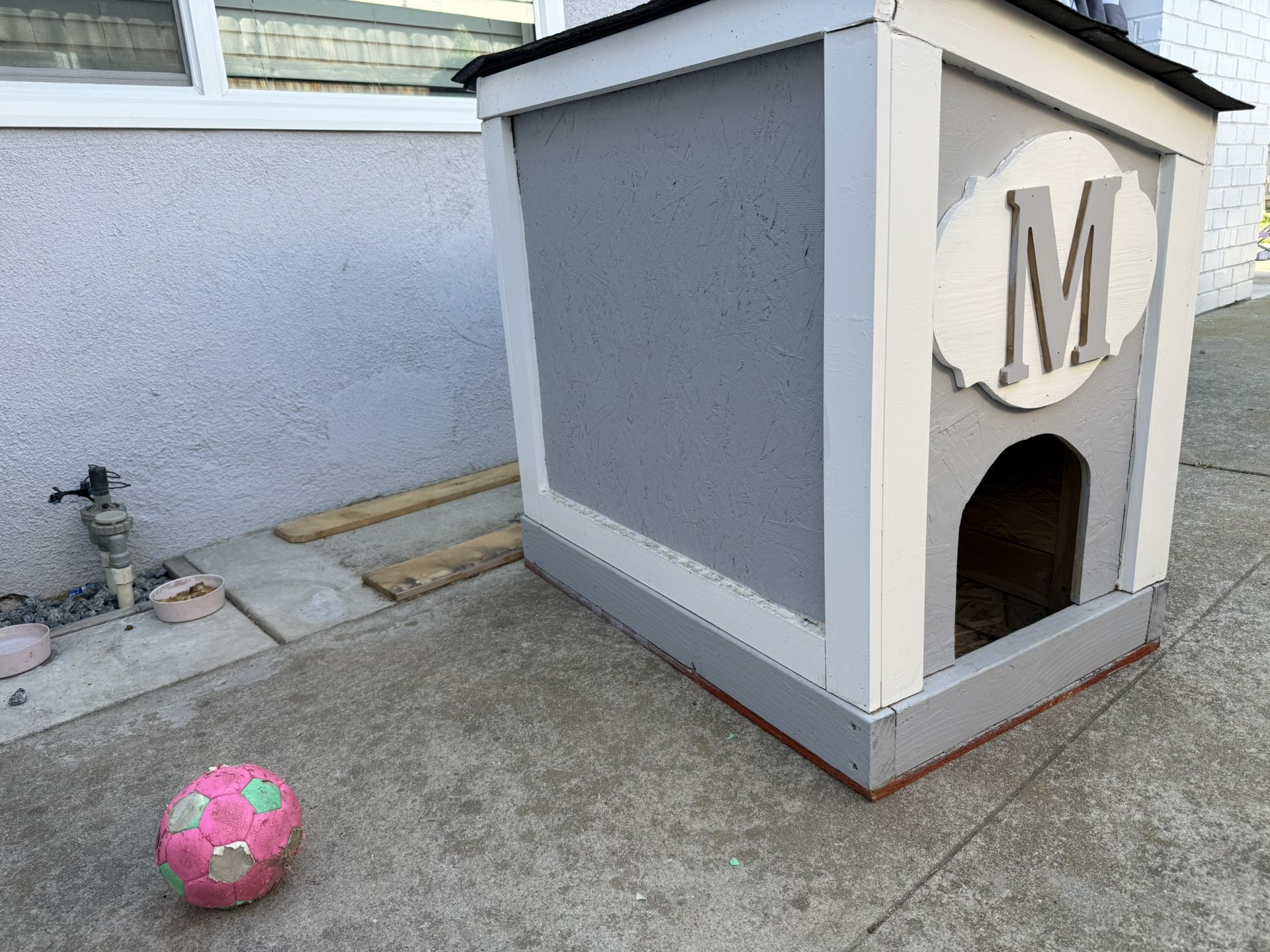 Dog House