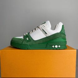 LV Men’s Sneaker With Box New 