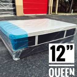 Mattress Queen Size Plush Pillowtop and Box Spring // Delivery Available 🚛