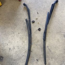 2000 Toyota 4x4 4 Runner Parts. Windshield Wipers 