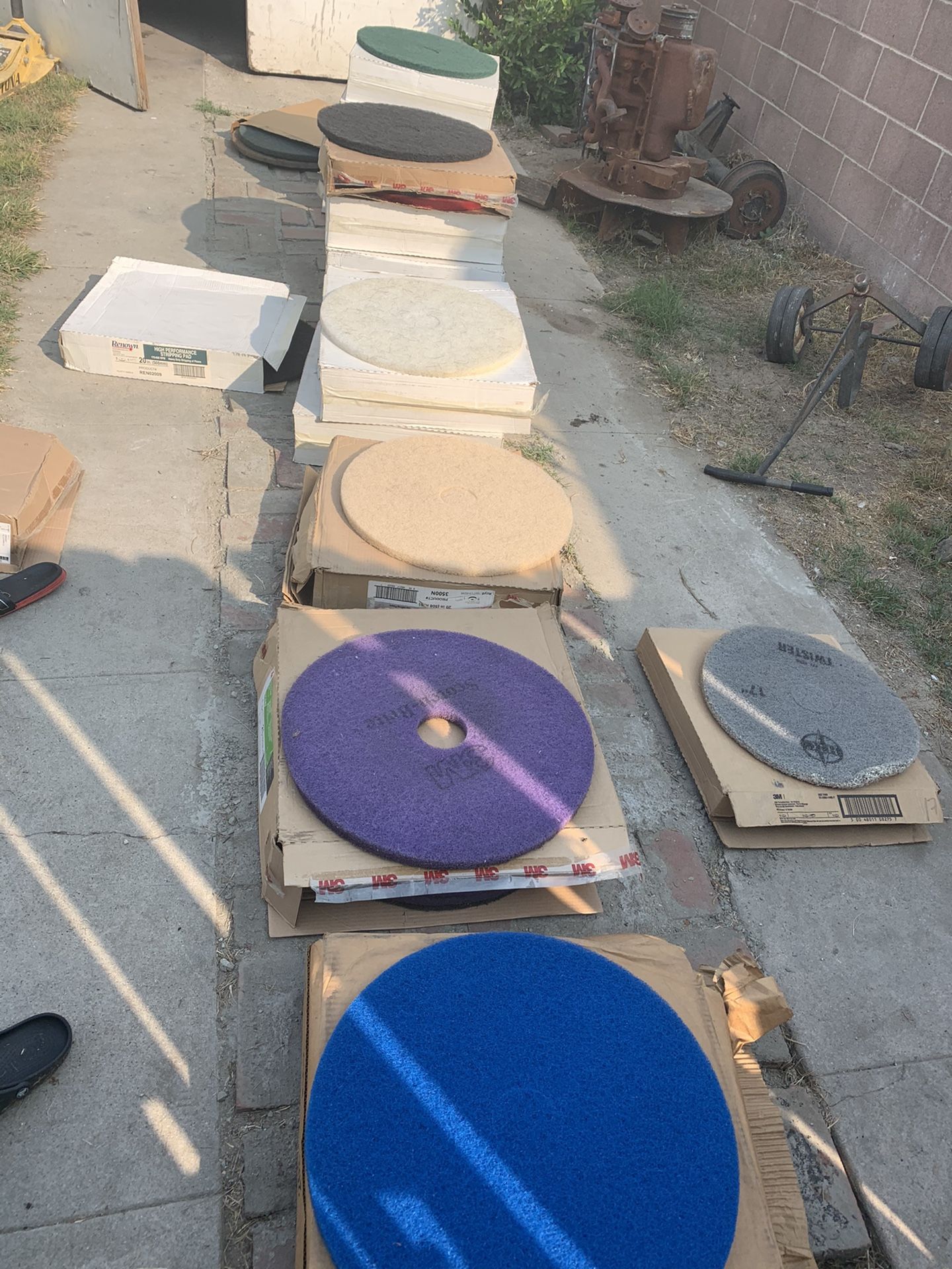 Striping pads 20 inch all 14 boxes $250