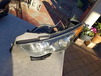 Infiniti FX35 Headlight