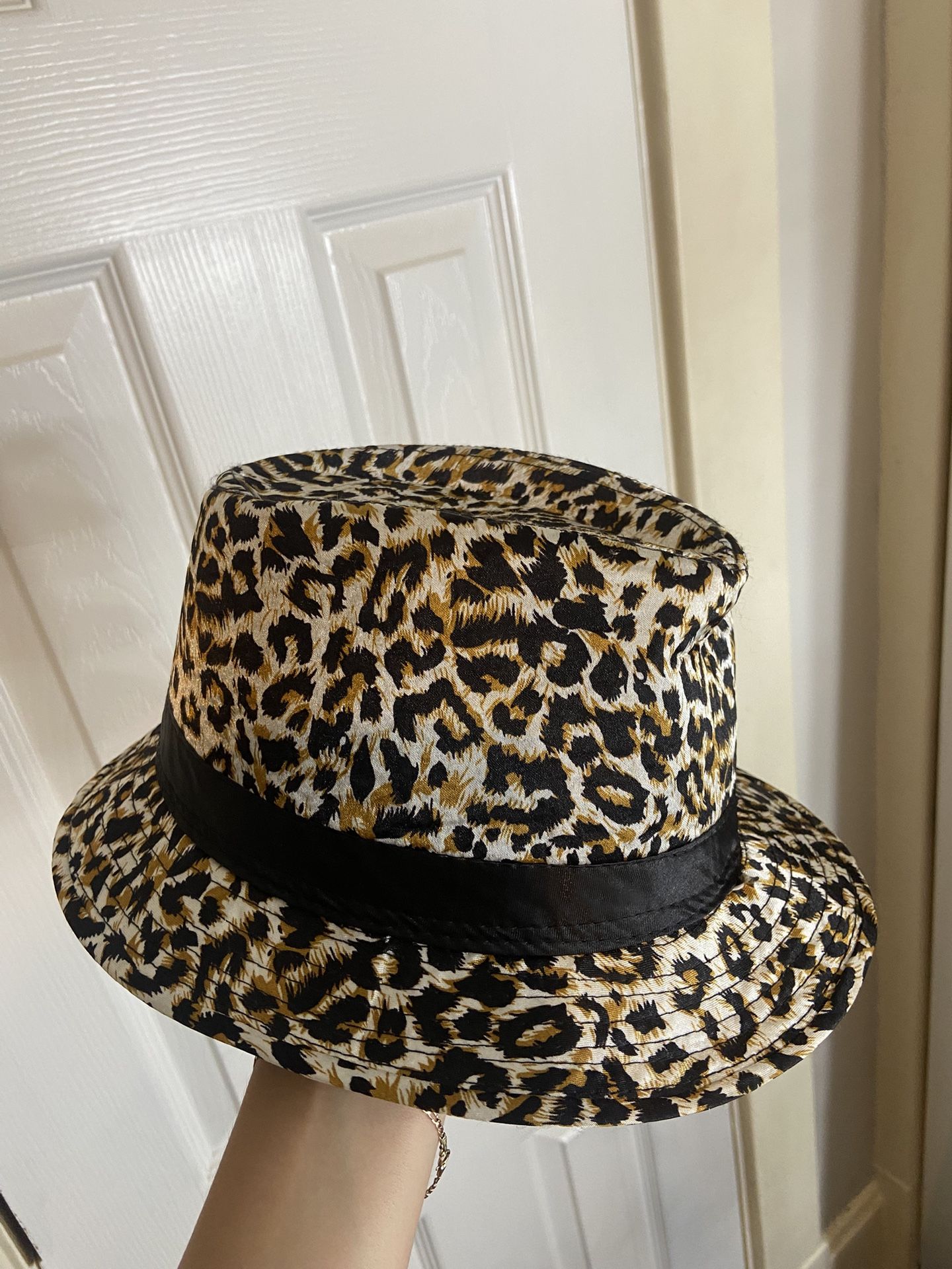 Woman’s hat/fedora
