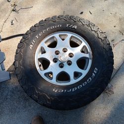 New BF Goodwrench 285 70 R17  All Terrain Tire Chev Rim