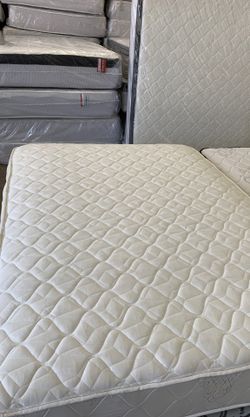 QUEEN MATTRESS AND BOX NEW