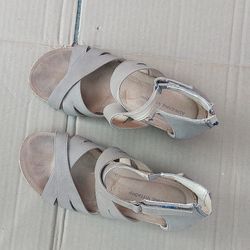 Adrienne Vittadini Women's Wedge Sandals Size 10M