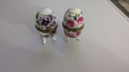 Ceramic Vintage Floral Porcelain Footed Egg Trinkets (Set of 2)