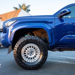 KMC IMS Machined 17x8.5 +25 6x5.5