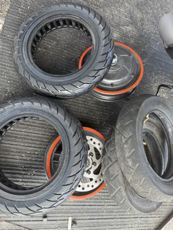WE CHANGE TIRES & TUBES FOR ELECTRIC SCOOTER (SOLID/REGULAR) & ELECTRIC BIKES/REGULAR BIKEALL SIZES