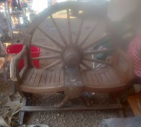 Wagon wheel bench seat