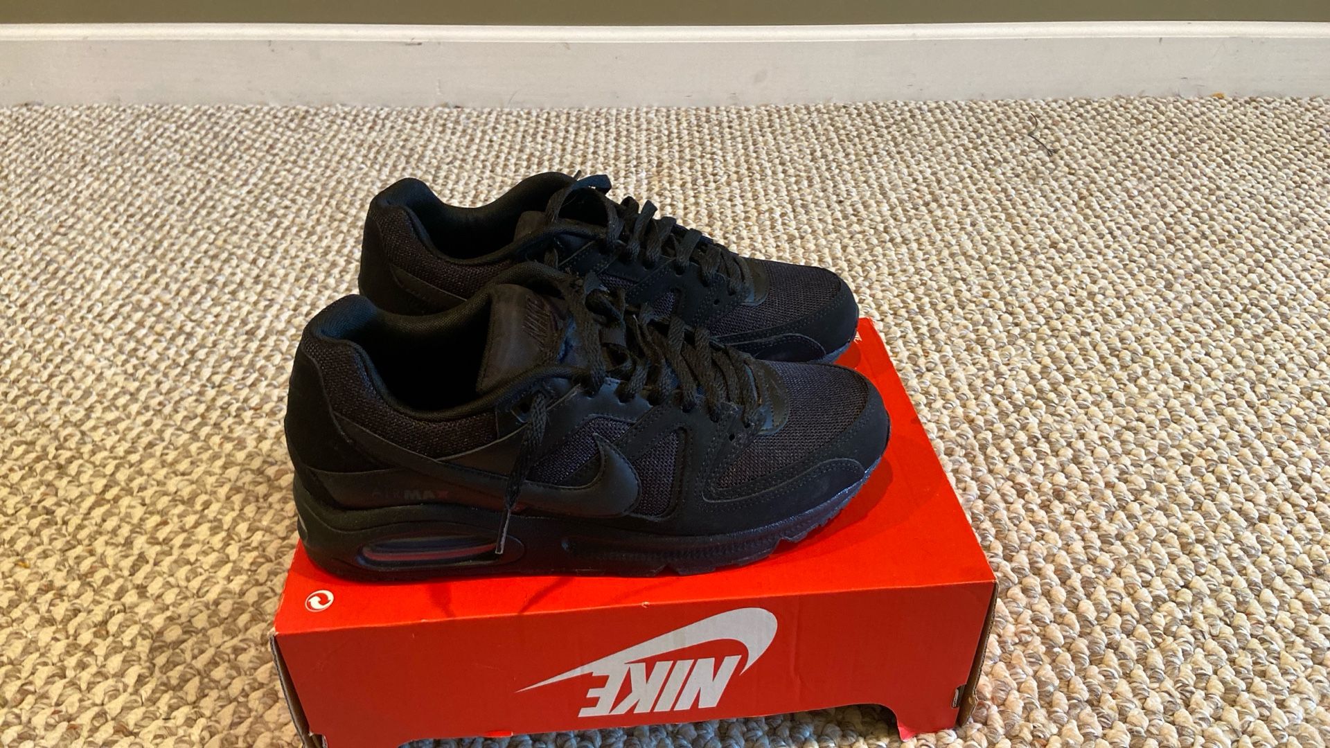 Brand New Nike Air Max  Command Size 10