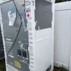 Refrigerator/ Nevera