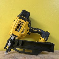 Dewalt XR 20v Brushless Cordless 21 Degree Plastic Collated Framing Nailer (NEW)