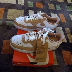 Nike Sneaker