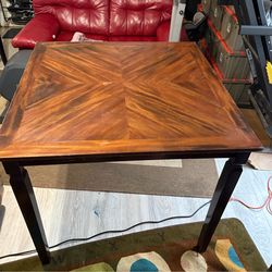 Free dinning room table