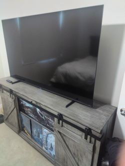 Furniture/TVs