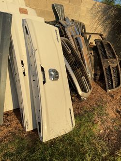 2020 Dodge ram tailgate  parts