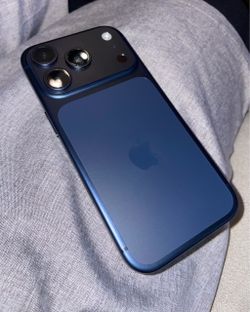 Apple iPhone 15 Pro Blue Titanium