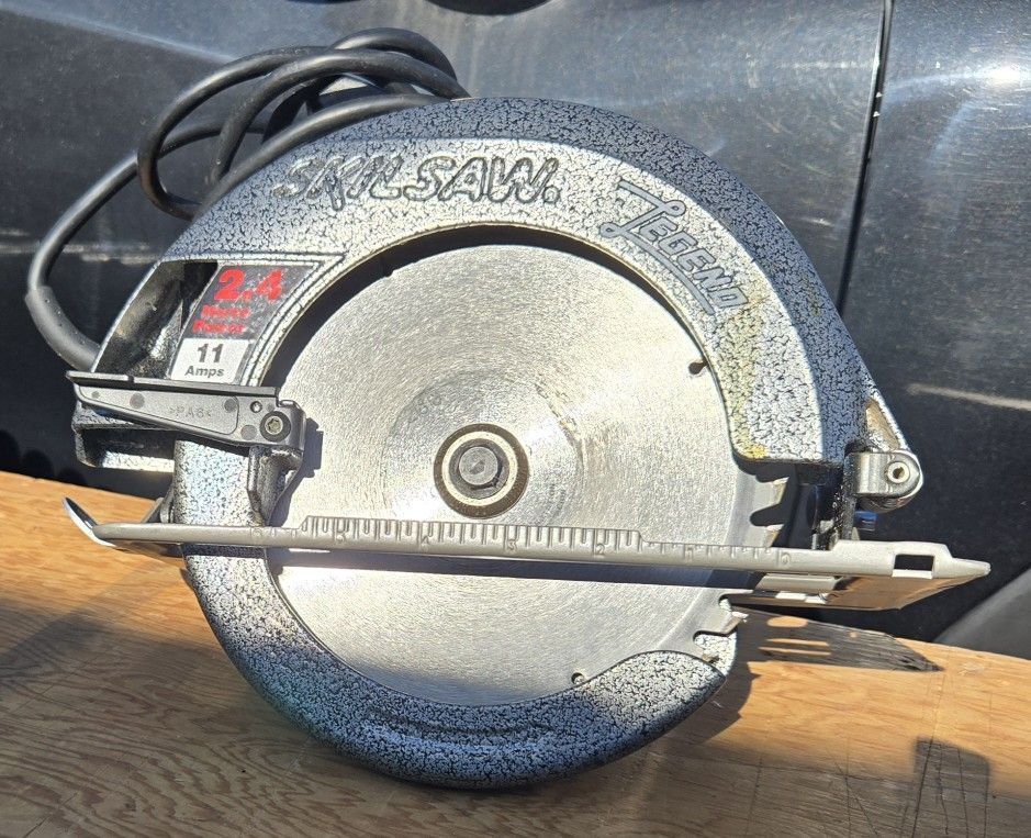 7 1/4 Inch Legend Skilsaw With Case