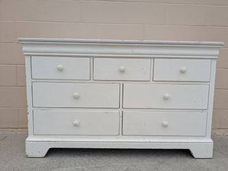 White Painted Wood Dresser 7 Drawers