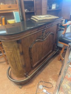 Bar marble top Tommy Bahama style