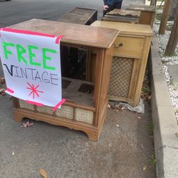FREE CURB ALERT mcm record player radio credenza furniture