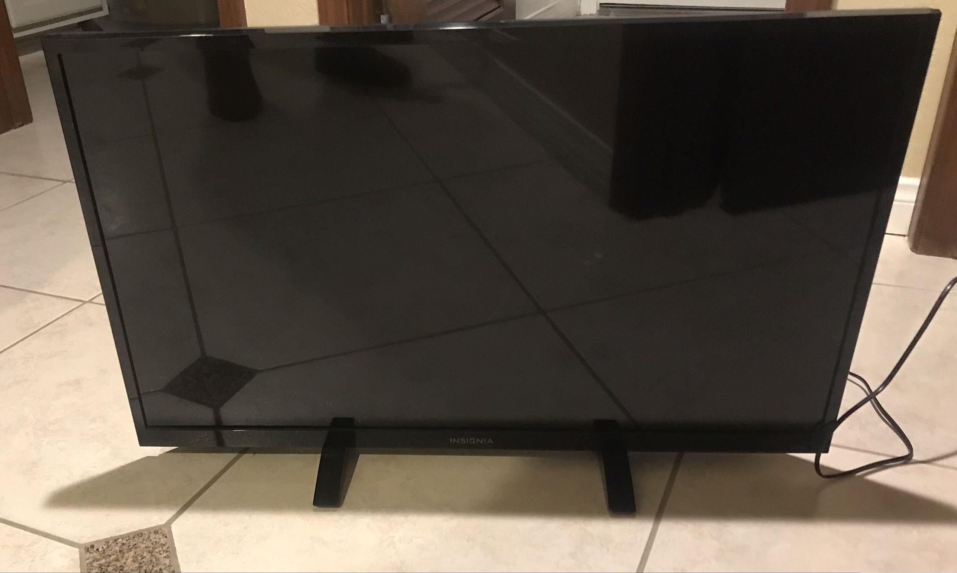 Insignia 32 Inch TV
