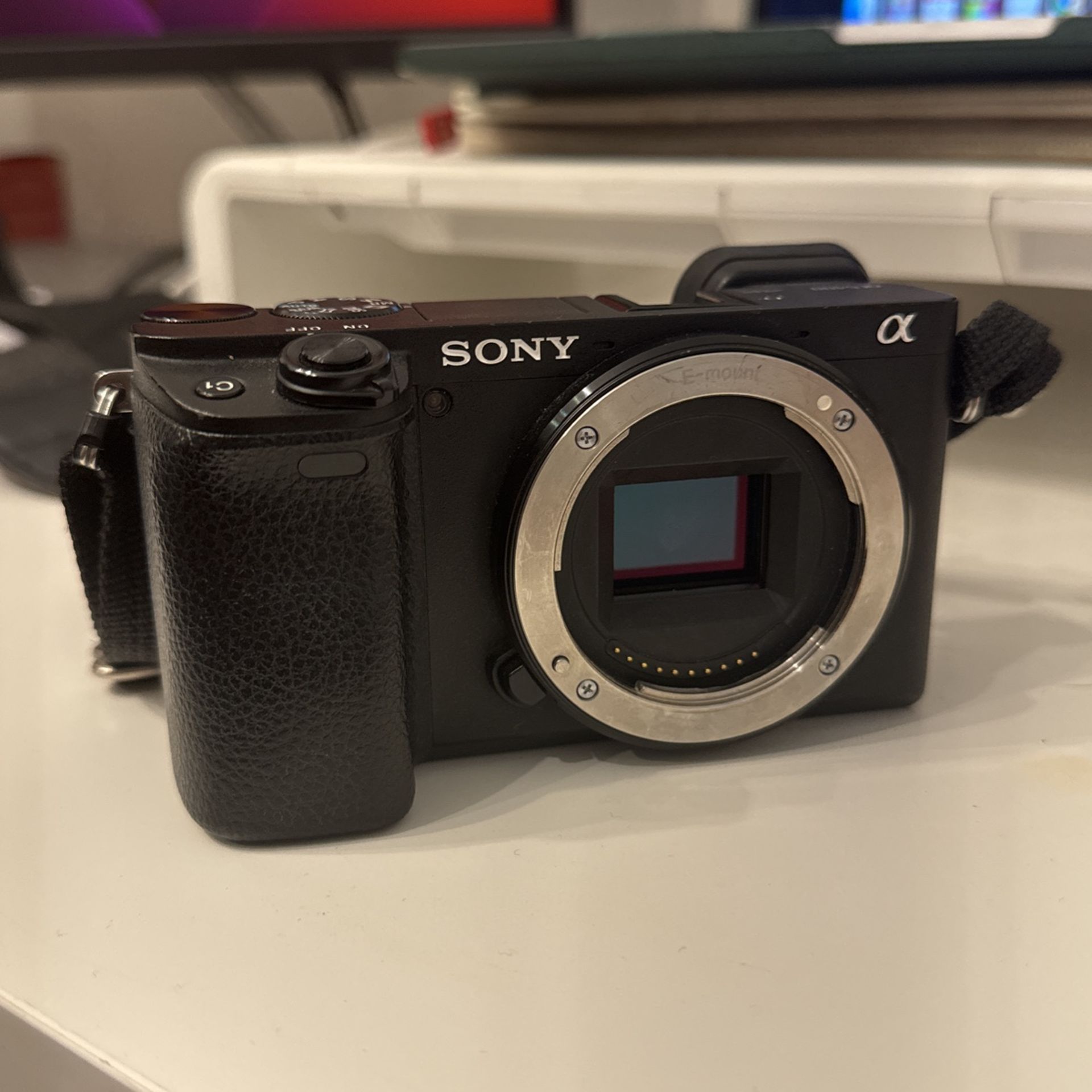 Sony 6400 for Sale in Chicago, IL - OfferUp