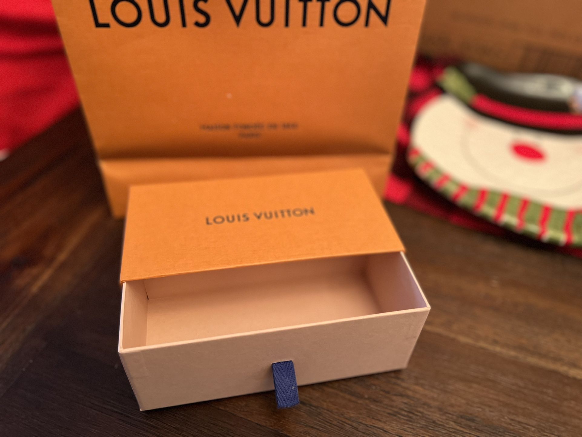Authentic Louis Vuitton Box for Sale in Glendale, AZ - OfferUp
