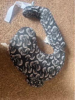 breastfeeding pillow